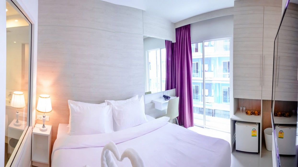 Mirage Express Patong Phuket Hotel Exterior photo