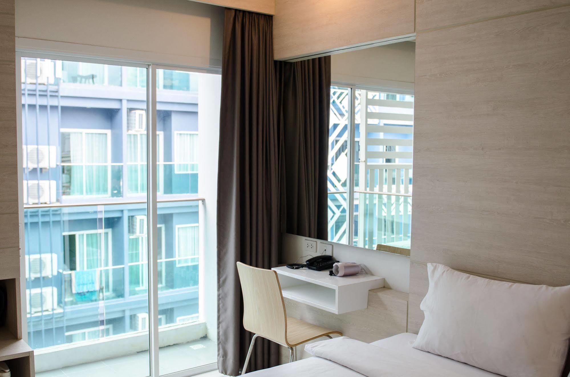 Mirage Express Patong Phuket Hotel Exterior photo